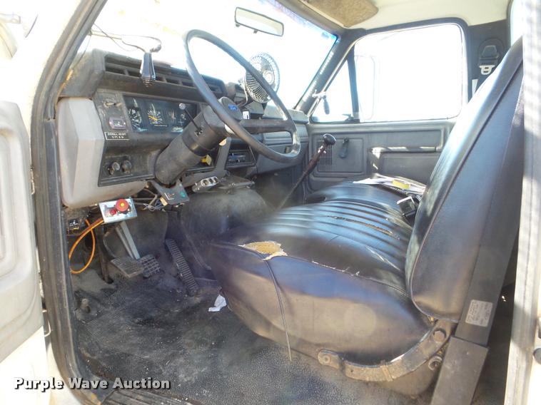 image for item DA5120 1995 Ford F800 Super Duty bucket truck