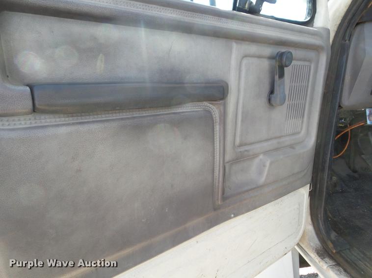 image for item DA5120 1995 Ford F800 Super Duty bucket truck