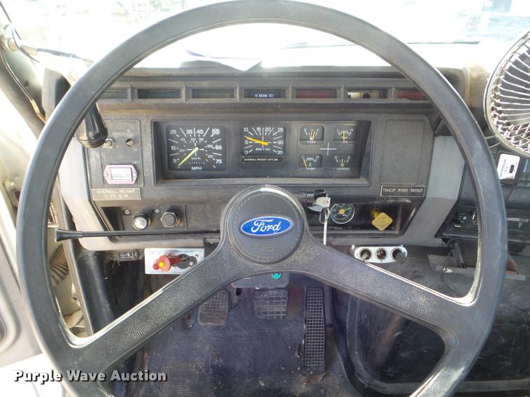 image for item DA5120 1995 Ford F800 Super Duty bucket truck
