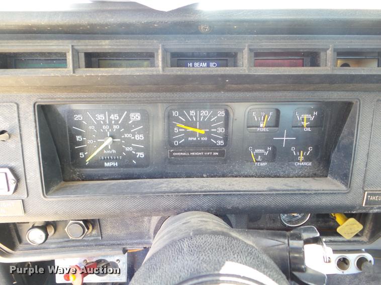 image for item DA5120 1995 Ford F800 Super Duty bucket truck
