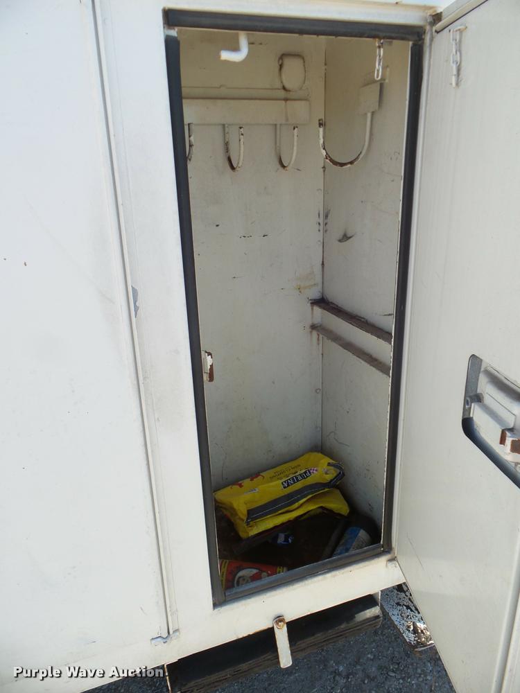 image for item DA5120 1995 Ford F800 Super Duty bucket truck