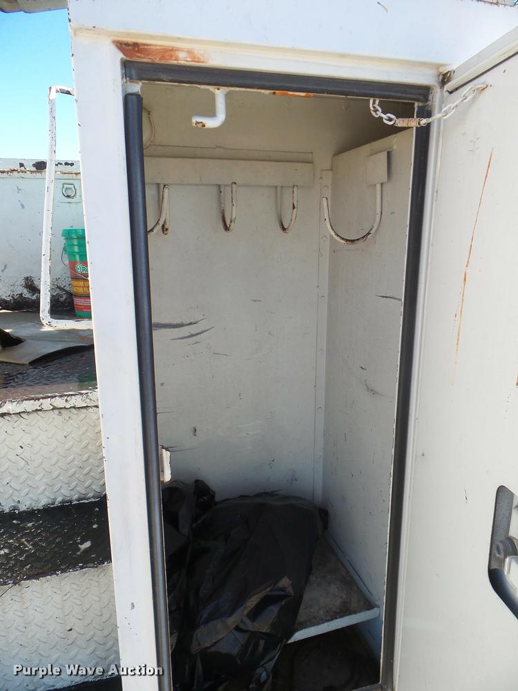 image for item DA5120 1995 Ford F800 Super Duty bucket truck