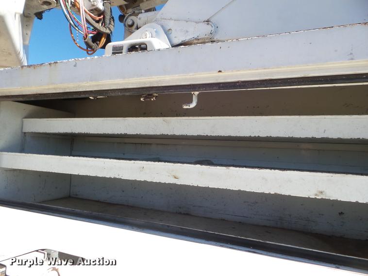 image for item DA5120 1995 Ford F800 Super Duty bucket truck