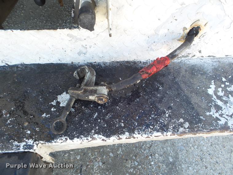 image for item DA5120 1995 Ford F800 Super Duty bucket truck