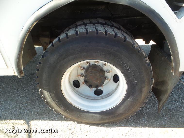 image for item DA5120 1995 Ford F800 Super Duty bucket truck