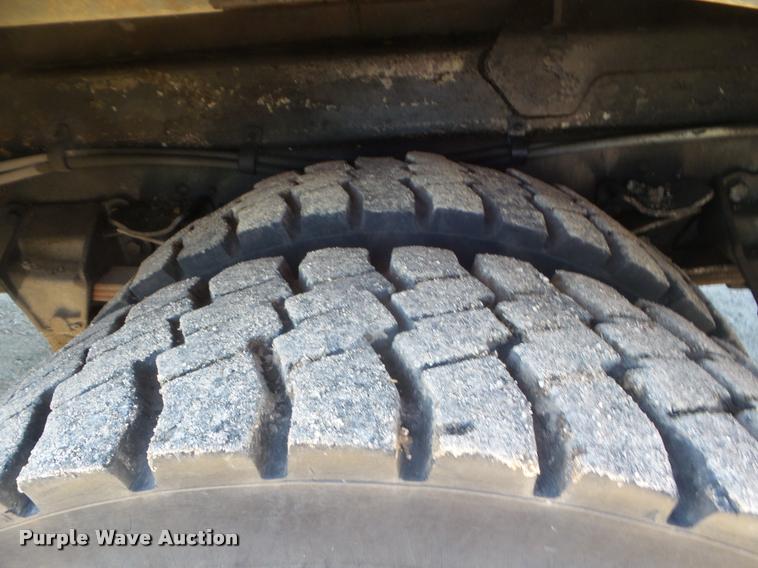 image for item DA5120 1995 Ford F800 Super Duty bucket truck