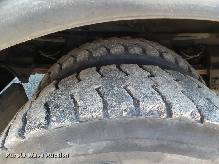 image for item DA5120 1995 Ford F800 Super Duty bucket truck