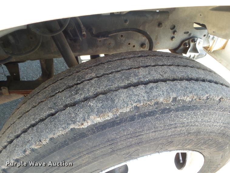 image for item DA5120 1995 Ford F800 Super Duty bucket truck