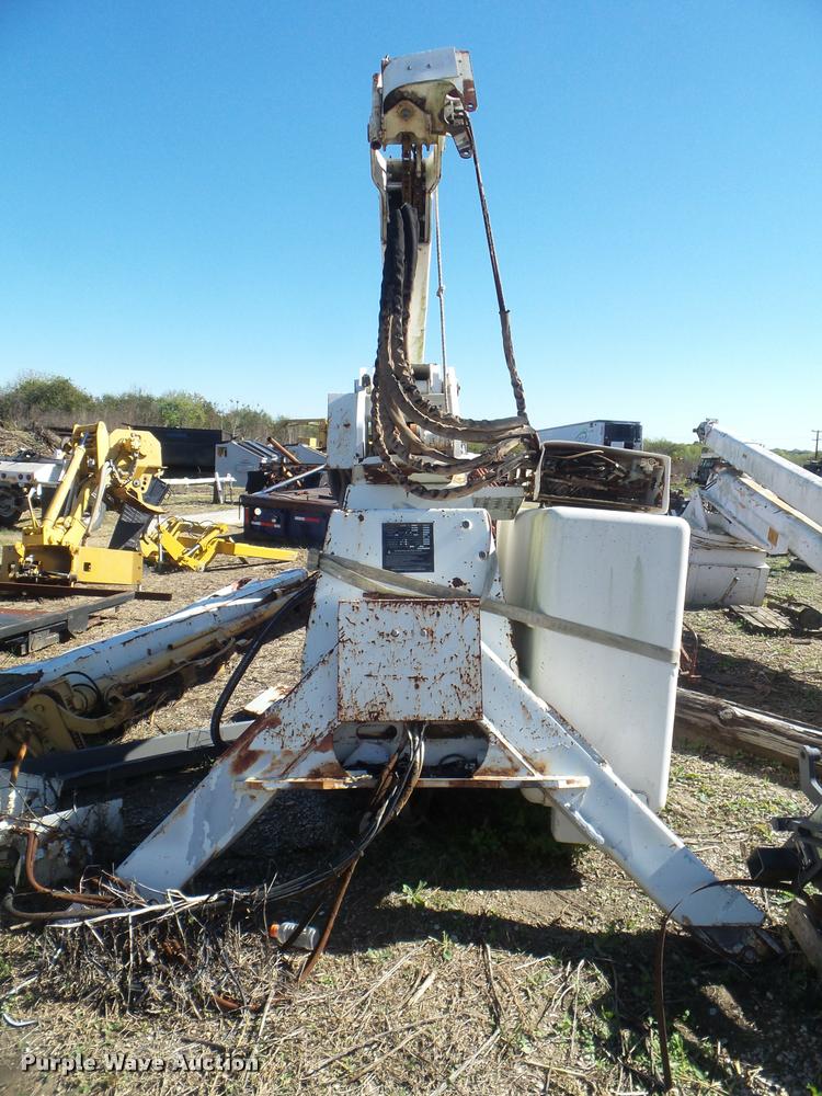 image for item DA5135 2000 Versalift VN50J boom