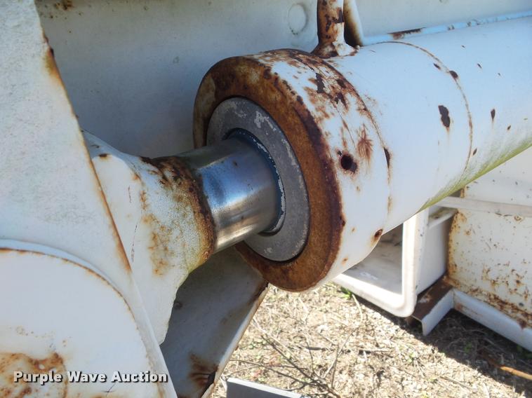 image for item DA5135 2000 Versalift VN50J boom