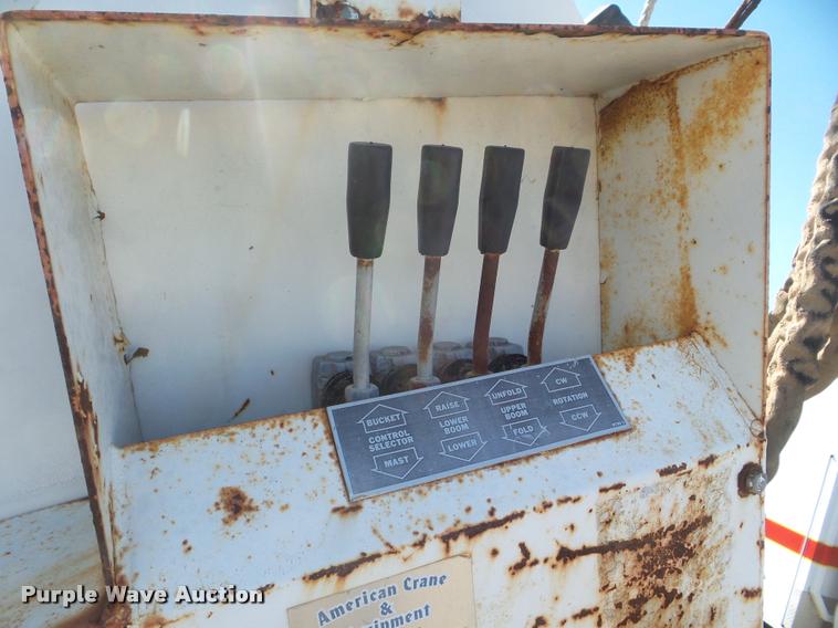 image for item DA5135 2000 Versalift VN50J boom