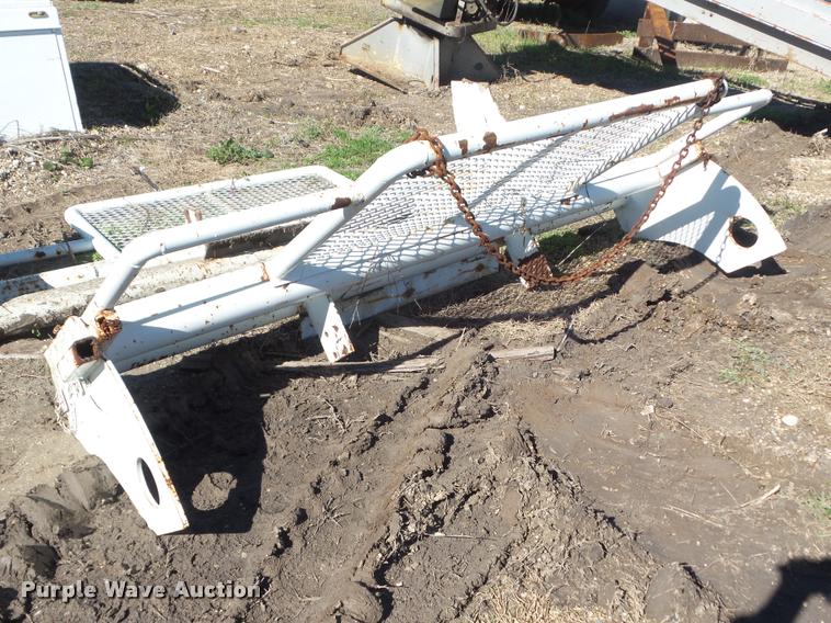 image for item DA5138 Steel semi truck grill guard