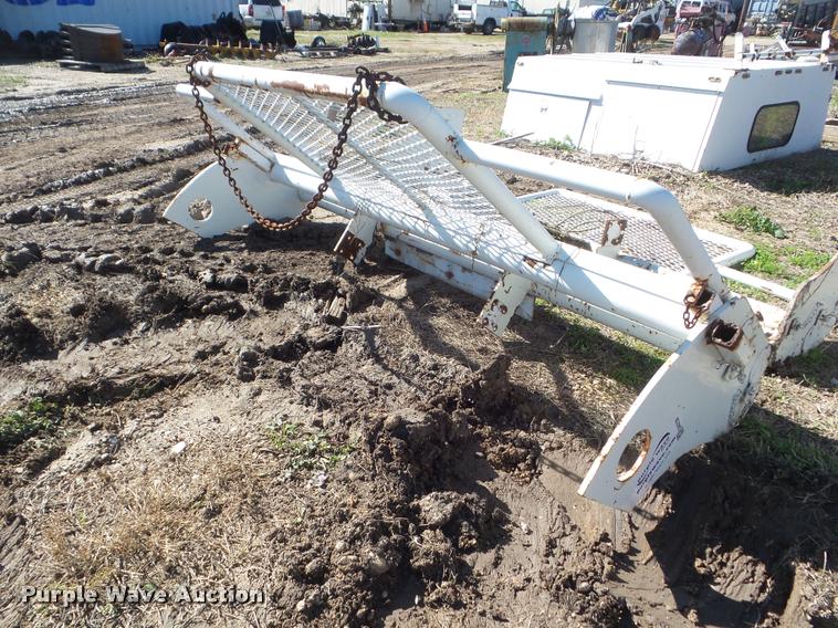 image for item DA5138 Steel semi truck grill guard