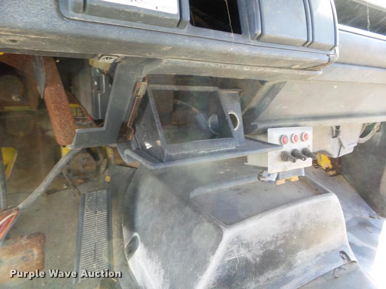 image for item DA5143 1995 GMC TopKick ladder truck