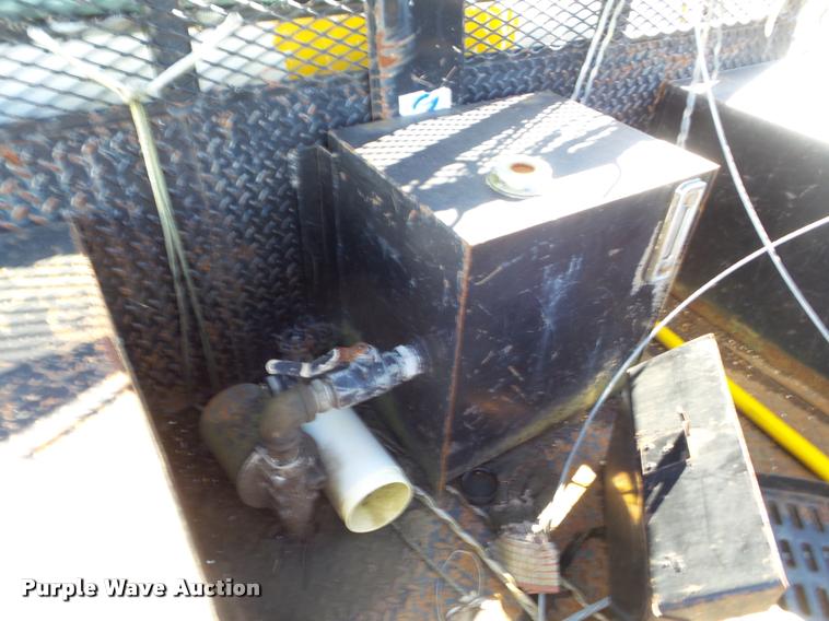 image for item DA5143 1995 GMC TopKick ladder truck