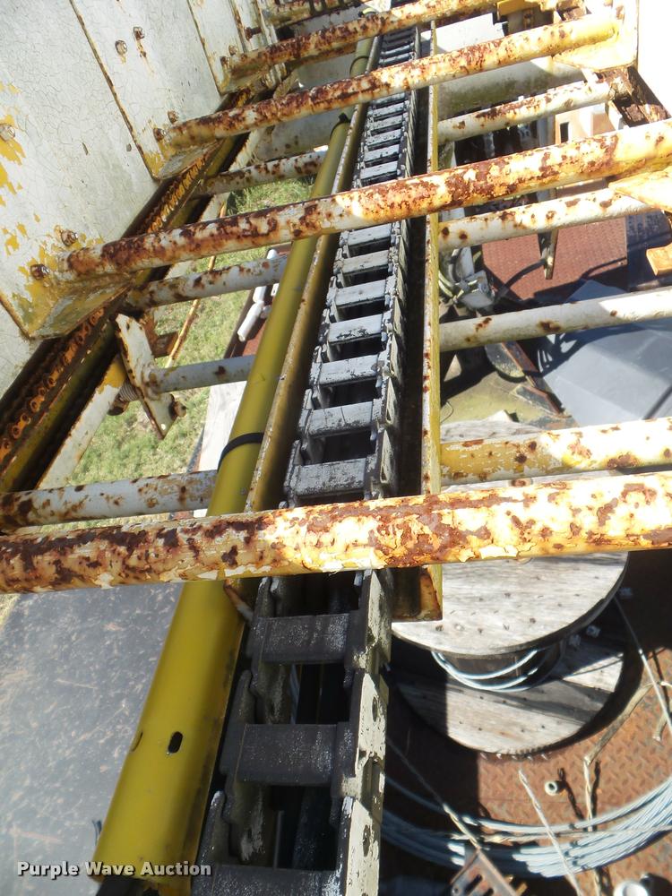 image for item DA5143 1995 GMC TopKick ladder truck