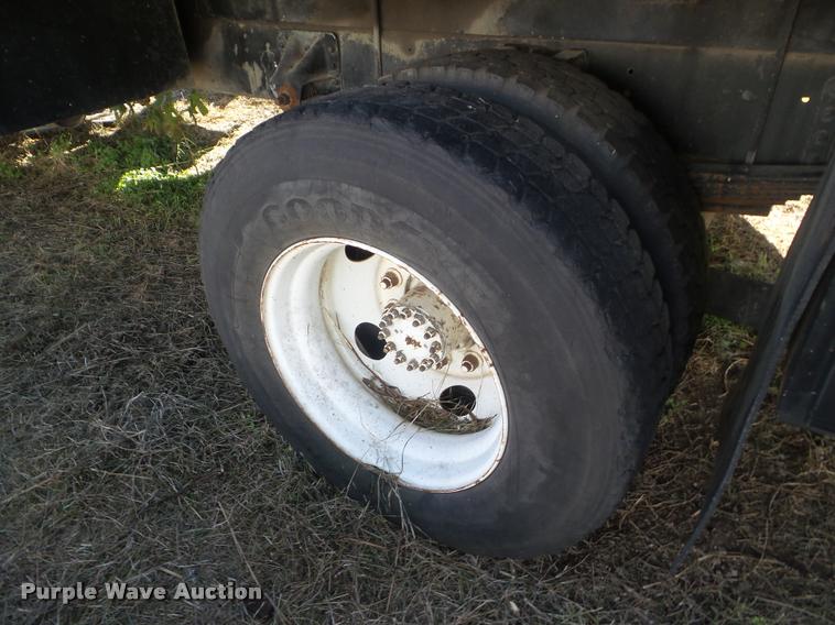 image for item DA5143 1995 GMC TopKick ladder truck