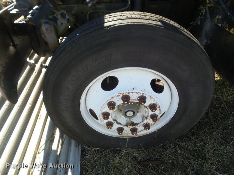 image for item DA5143 1995 GMC TopKick ladder truck