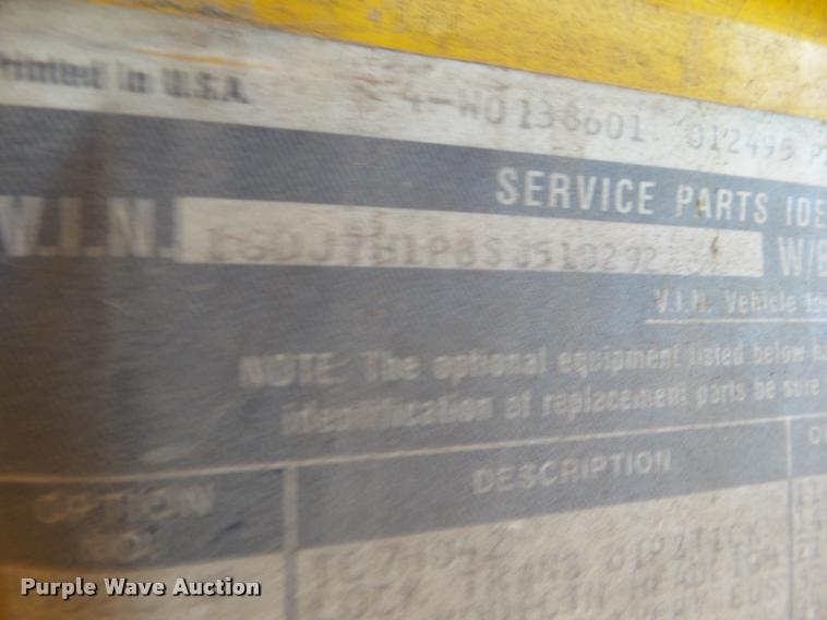 image for item DA5143 1995 GMC TopKick ladder truck