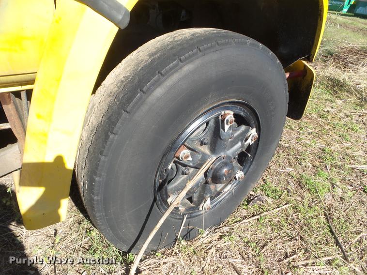 image for item DA5147 1985 Chevrolet Kodiak 70 bucket truck