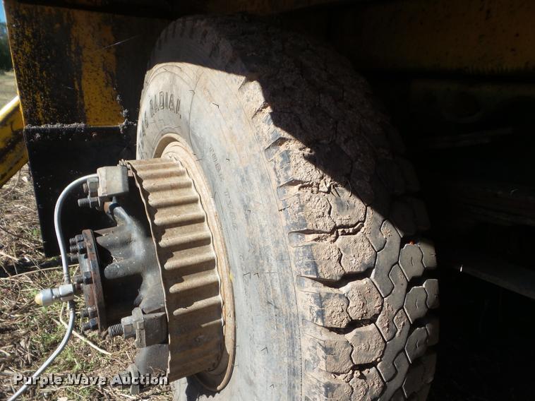 image for item DA5147 1985 Chevrolet Kodiak 70 bucket truck