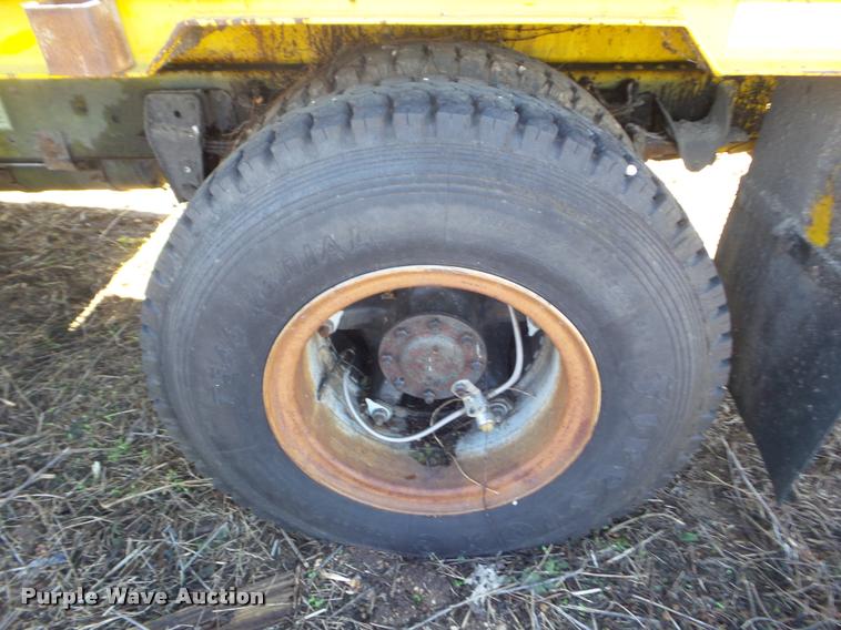 image for item DA5147 1985 Chevrolet Kodiak 70 bucket truck