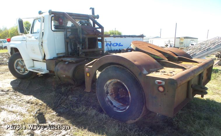 image for item DA5149 1976 Ford F700 winch truck
