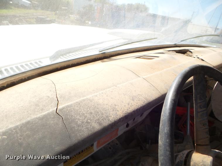 image for item DA5149 1976 Ford F700 winch truck