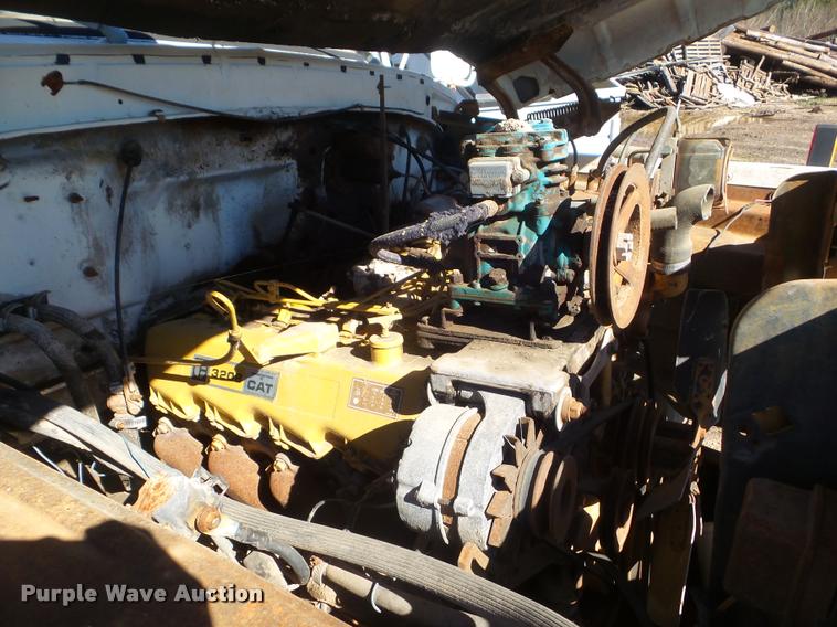 image for item DA5149 1976 Ford F700 winch truck