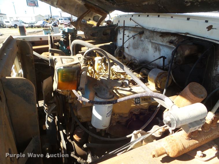 image for item DA5149 1976 Ford F700 winch truck