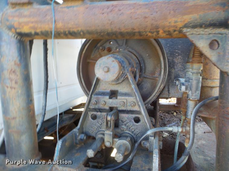 image for item DA5149 1976 Ford F700 winch truck