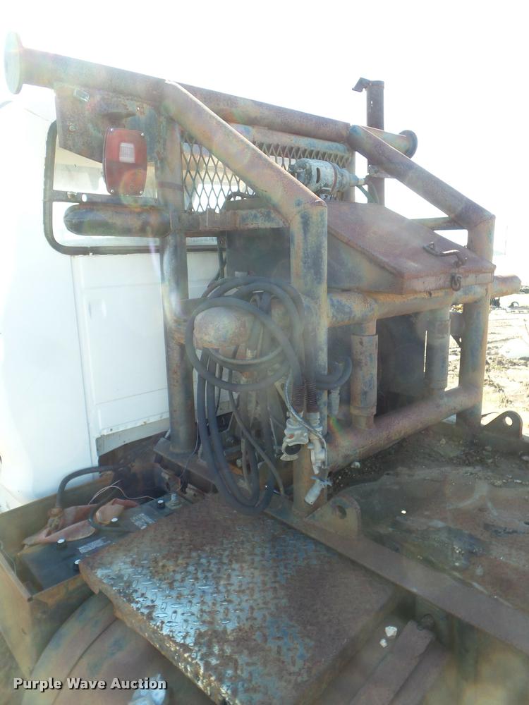 image for item DA5149 1976 Ford F700 winch truck