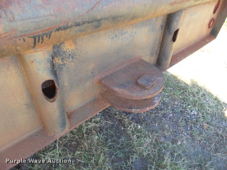 image for item DA5149 1976 Ford F700 winch truck