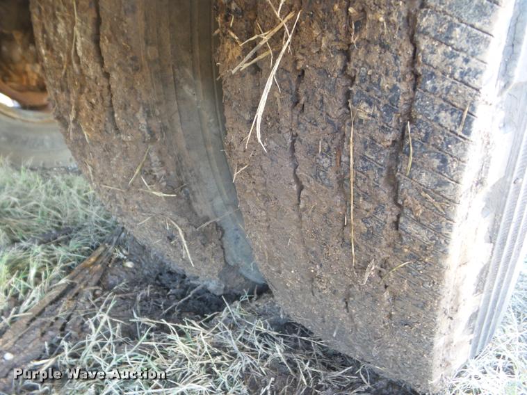 image for item DA5149 1976 Ford F700 winch truck