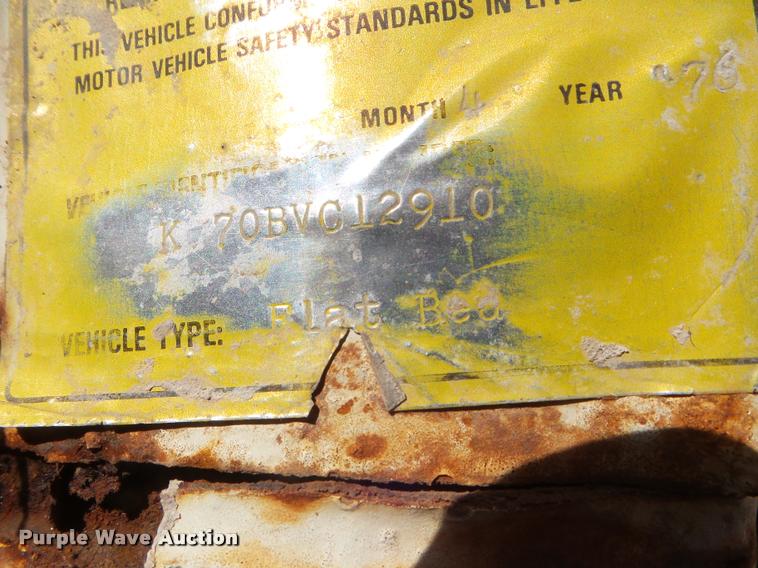 image for item DA5149 1976 Ford F700 winch truck