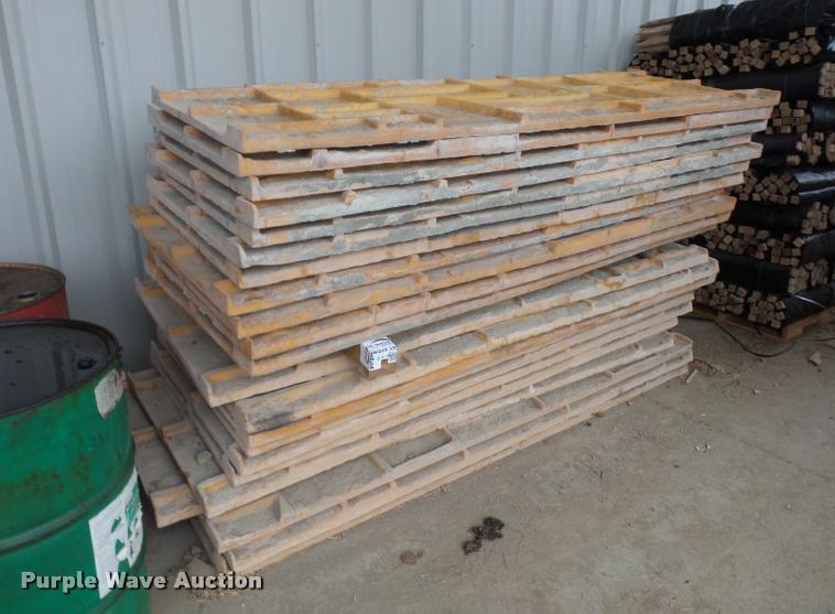 image for item DA5758 (22) concrete forms