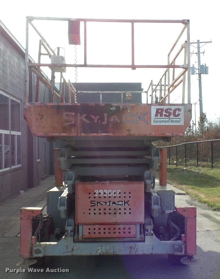 image for item DA5777 Skyjack SJ9250 scissor lift