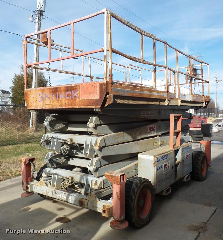 image for item DA5777 Skyjack SJ9250 scissor lift