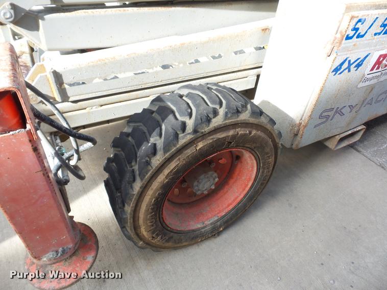image for item DA5777 Skyjack SJ9250 scissor lift