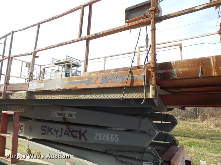 image for item DA5777 Skyjack SJ9250 scissor lift