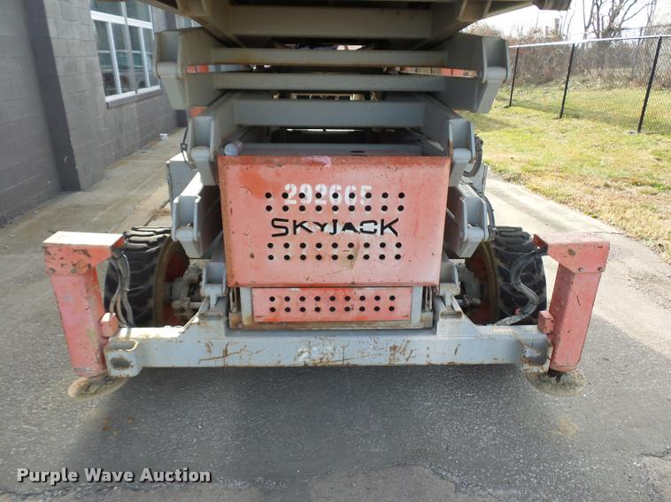 image for item DA5777 Skyjack SJ9250 scissor lift