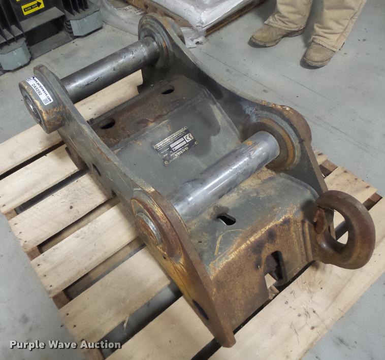 image for item DA9292 Volvo excavator quick attach bracket