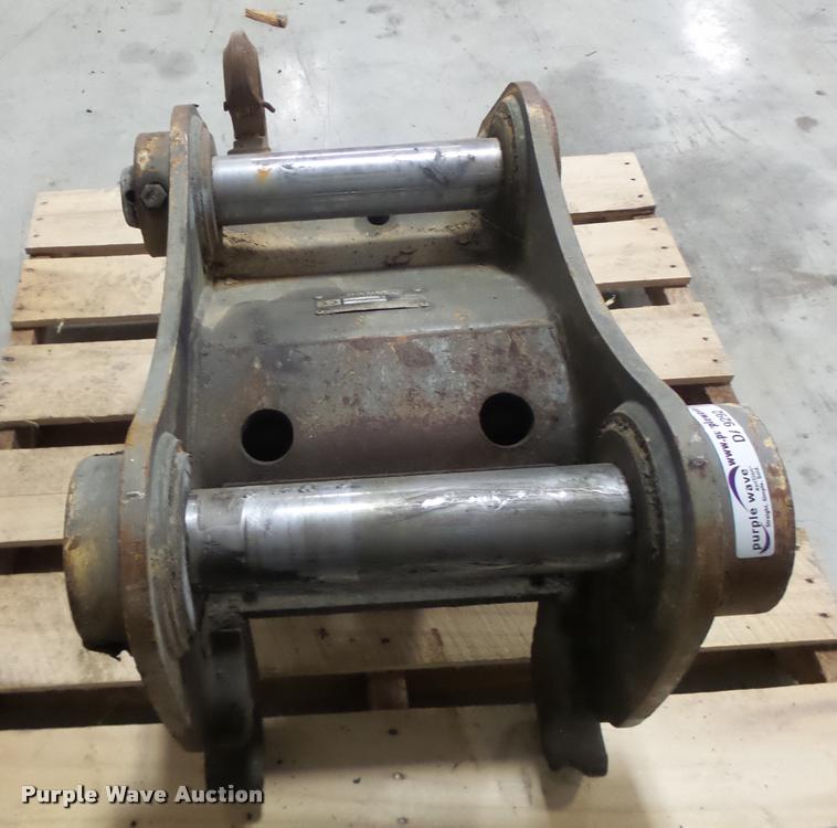 image for item DA9292 Volvo excavator quick attach bracket