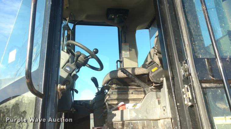 image for item DB0779 2003 Caterpillar 938G wheel loader