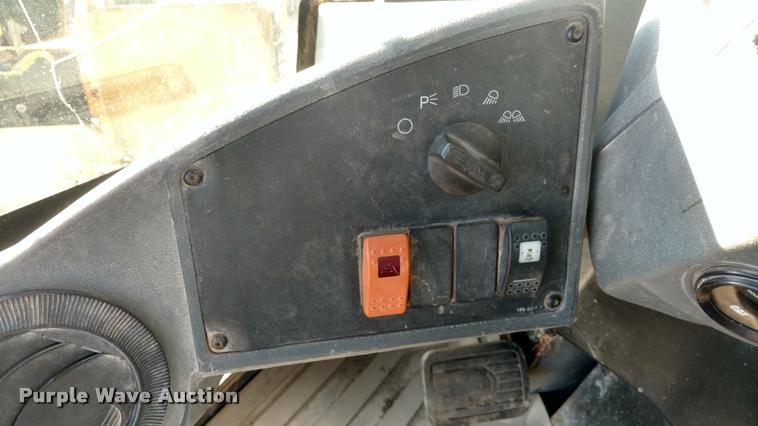 image for item DB0779 2003 Caterpillar 938G wheel loader