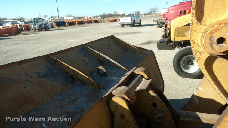 image for item DB0779 2003 Caterpillar 938G wheel loader