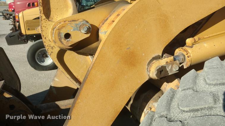 image for item DB0779 2003 Caterpillar 938G wheel loader