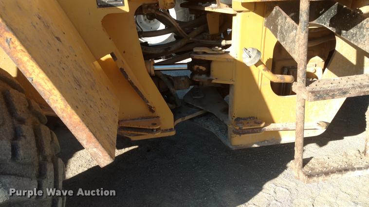 image for item DB0779 2003 Caterpillar 938G wheel loader