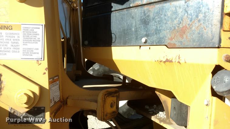 image for item DB0779 2003 Caterpillar 938G wheel loader
