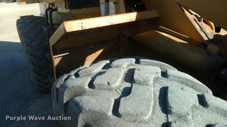 image for item DB0779 2003 Caterpillar 938G wheel loader